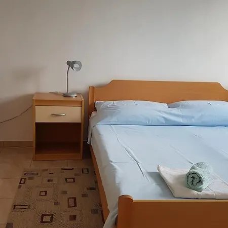Jakov Apartamento
