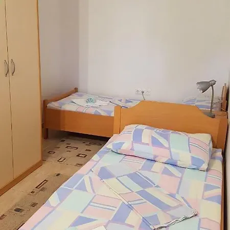 Jakov Apartamento Basina