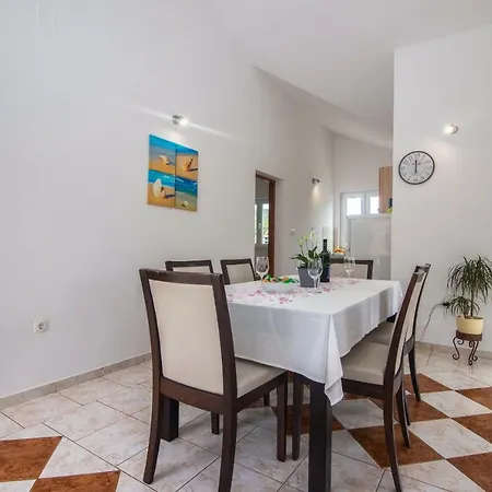 Apartamento Jakov Basina