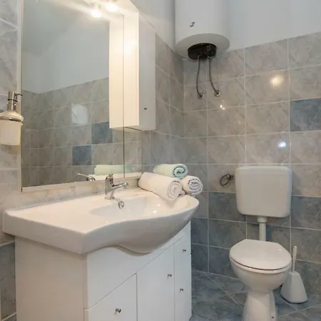 Jakov Apartamento *